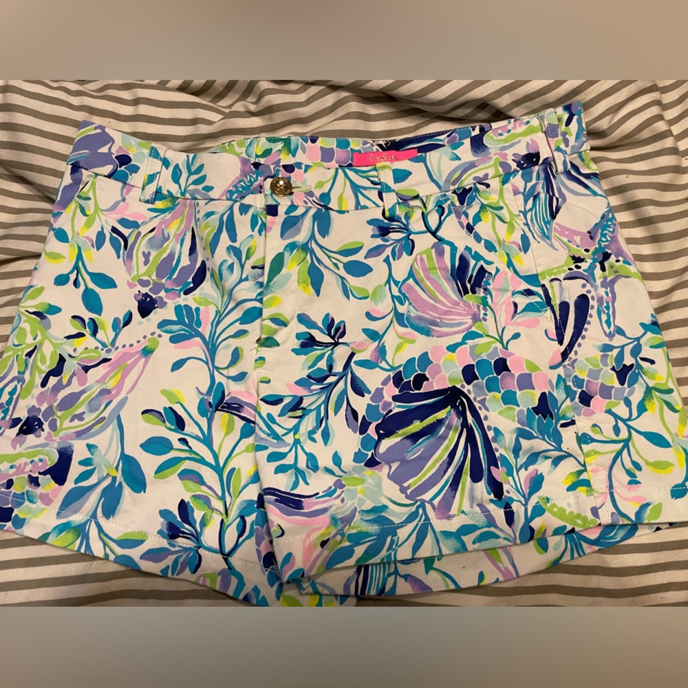 EUC Lilly Pulitzer White Floral-Print Shorts with Blue, Pink & Green Size 16